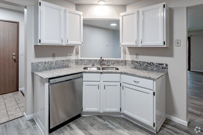 Southview Greens, Inver Grove Heights, MN 55077 - photo 3