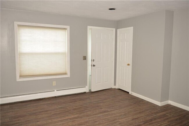 85 Richard St, Cranston, RI 02910 - photo 3