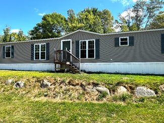 19 Maple St, Kenduskeag, ME 04450