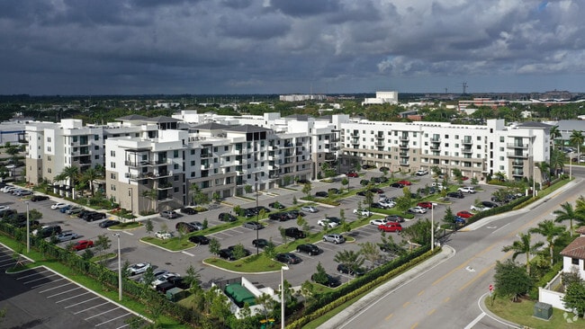 PARC3400, Davie, FL 33314 - photo 2