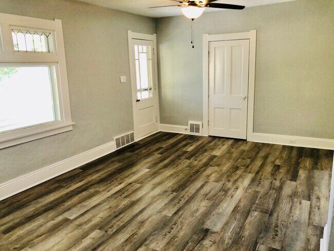 2410 W 10th St unit Up, Cleveland, OH 44113 - photo 6