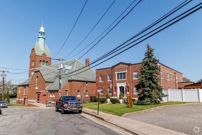 Front Street Elementary has a student-teacher ratio of 23 to 1.