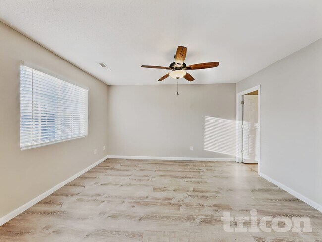 3733 Eskdale Dr, High Point, NC 27260 - photo 7