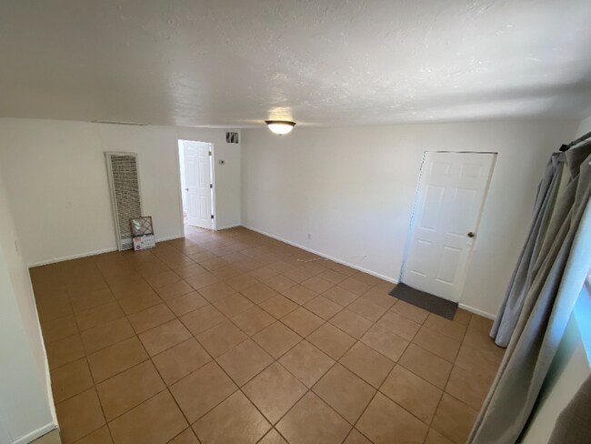3326 N Fontana Ave unit B, Tucson, AZ 85705 - photo 7