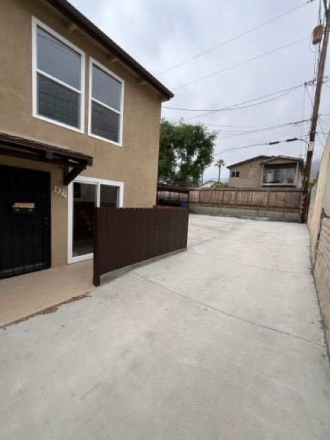 1825 E Woodbury Rd, Pasadena, CA 91104
