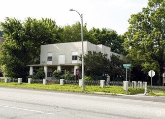 1733 Poplar Ave, Memphis, TN 38104