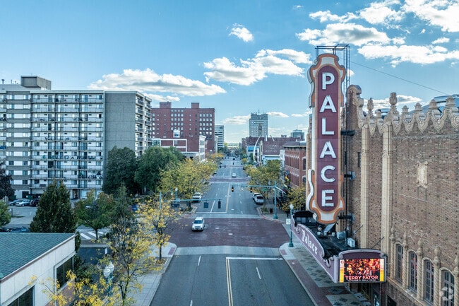 Historic Ridgewood residents enjoy the theaters and museums in downtown Canton.