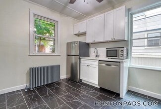 17 Pond St Unit 1, Boston, MA 02130