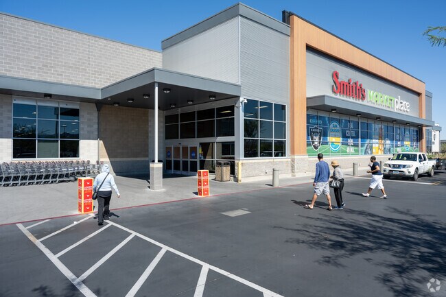 Grocers like Smith's Marketplace serve the residents of Cadence.