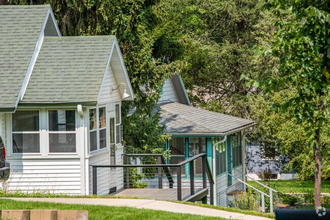 Bungalow-style homes are also not uncommon in Glen Oak Hills.