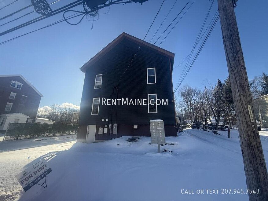 76 Court St unit 3, Bangor, ME 04401 - photo 1