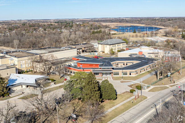 Students in Delavan can attend Delavan-Darien High School.