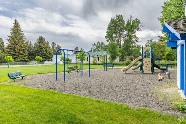 The Second Street and Carbon Avenue Park has a playground that Roberts locals can utilize.