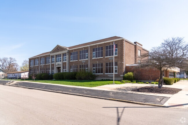 Elmwood Elementary School enrolls students in grades 3rd-5th.