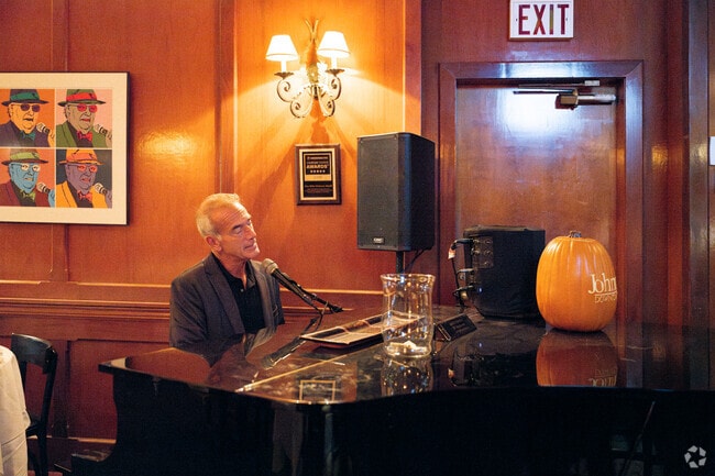 Johnny's Downtown, in Warehouse District, features a residents piano player.