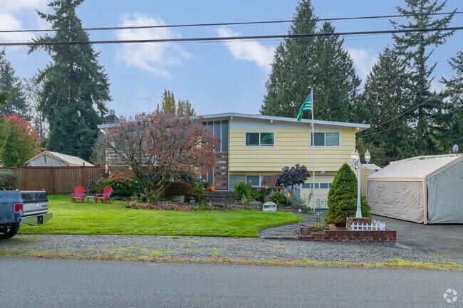 Homes in Manhattan typically have multi-car garages.