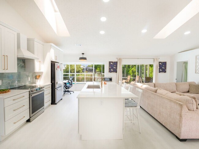 1123 SW Oak Hollow Ct, Palm City, FL 34990 - photo 6