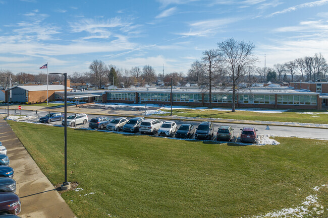 Royalview Elementary offers a dynamic learning environment.