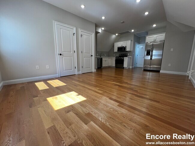 61 Gordon St unit 3, Allston, MA 02134 - photo 4