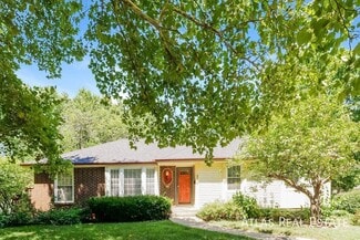 2700 NE 69th St, Kansas City, MO 64119