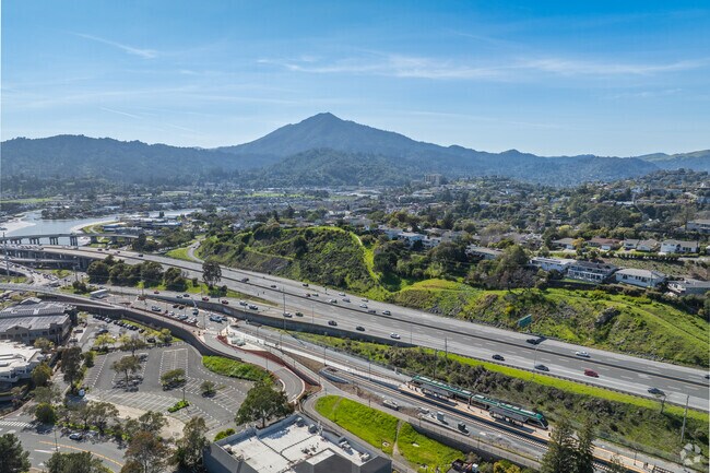 Highway 101 is only minutes from Blithedale.