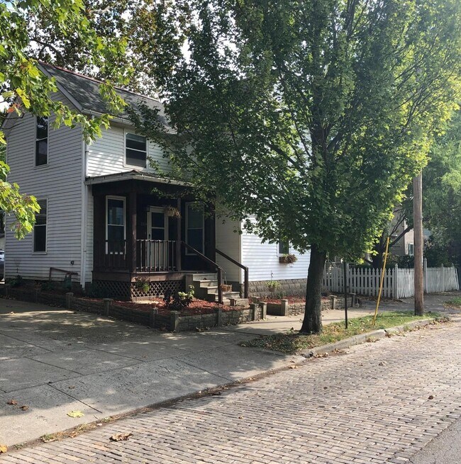 1104 Pennsylvania Ave, Columbus, OH 43201