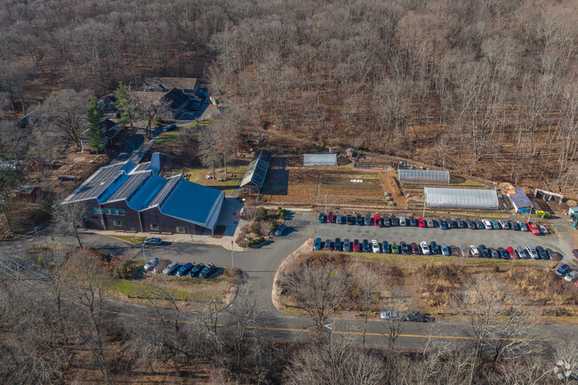Welcome to Common Ground High School at 358 Springside Ave, New Haven, CT 06515.
