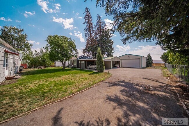 2910 E Lincoln Rd unit The Cottage, Idaho Falls, ID 83401 - photo 5