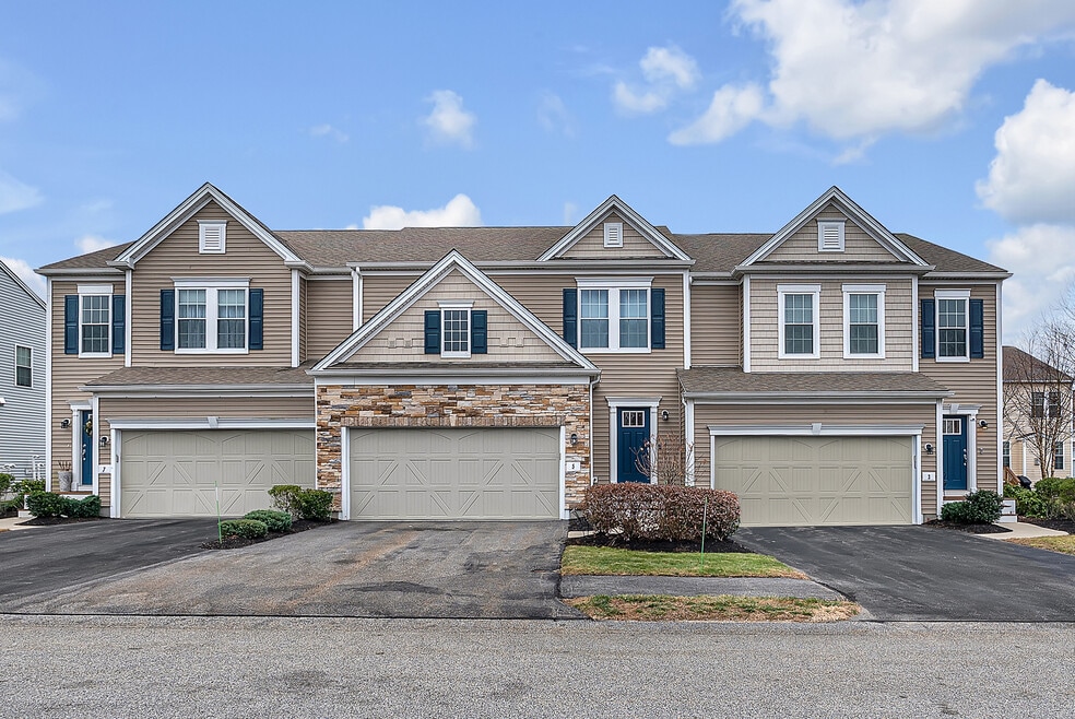 5 Chestnut Creek, Weymouth, MA 02190 - photo 1