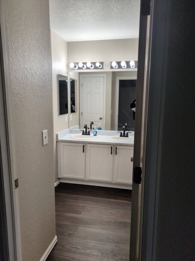 215 Blue Bonnet Dr, Brighton, CO 80601 - photo 4