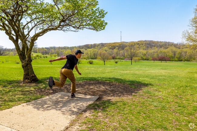 Just to the south, Ewing Park offers a multitude of activities, including disc golf.