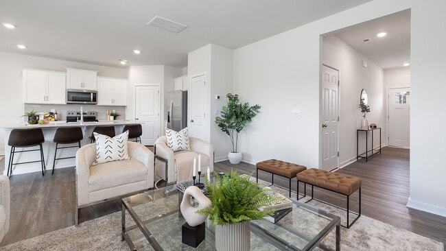 5031 Shallow Brook Dr, Charlotte, NC 28215 - photo 3