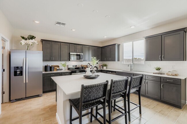 26751 N 167th Ave, Surprise, AZ 85387 - photo 5