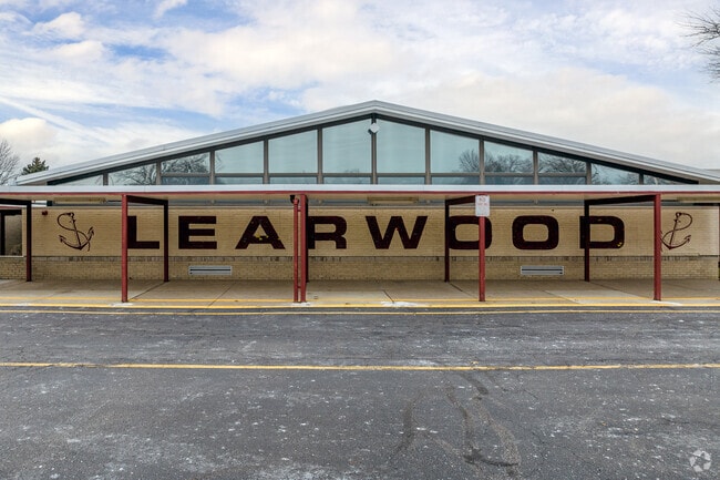 Learwood Middle School has received an overall grade of A from Niche.