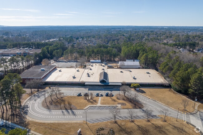 Kanoheda Elementary School has a large playground located behind school.