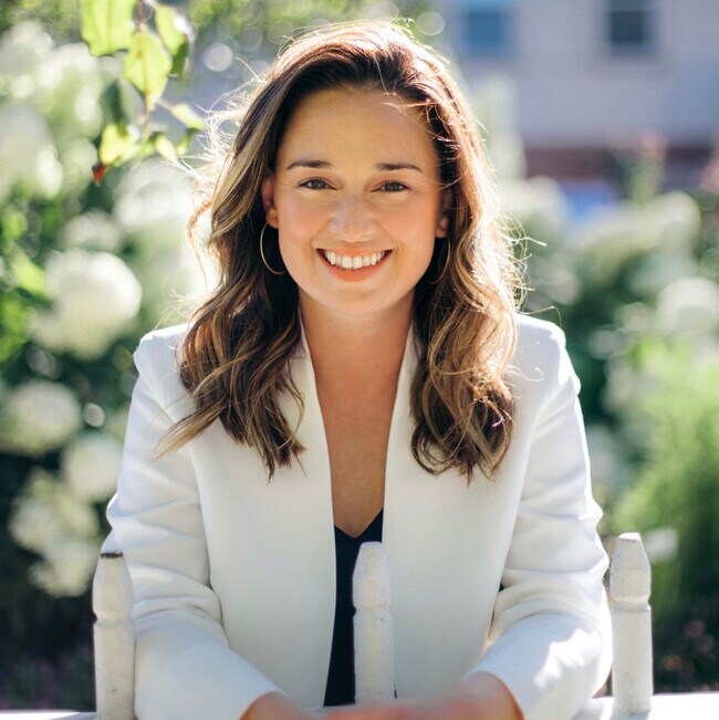 Carly Caron Real Estate Agent in Rye, NH