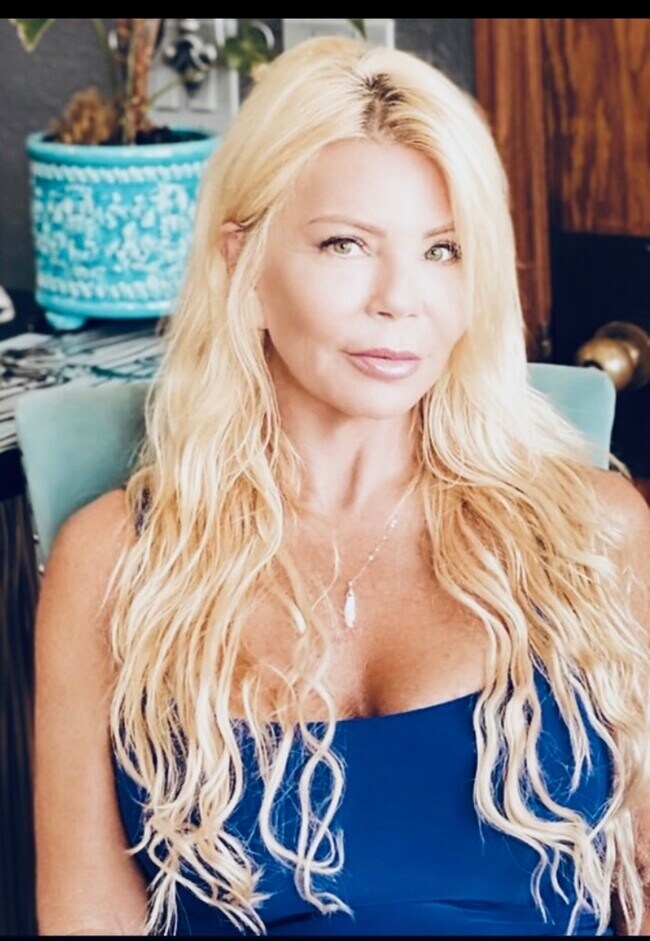 Cynthia Crown