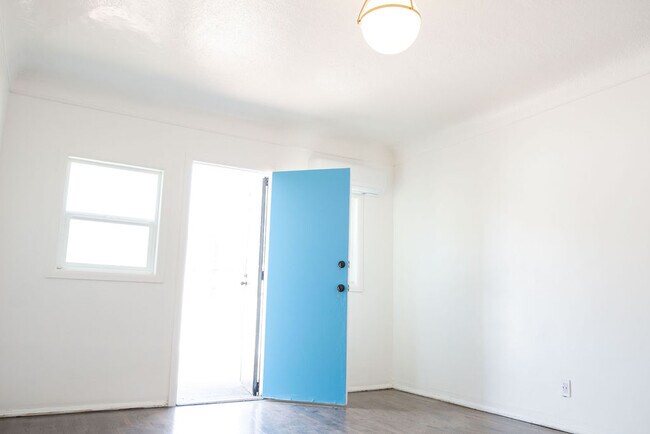 3029 W Vernon Ave, Los Angeles, CA 90008 - photo 7