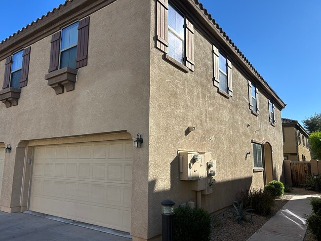 8111 W Lynwood St, Phoenix, AZ 85043 - photo 5