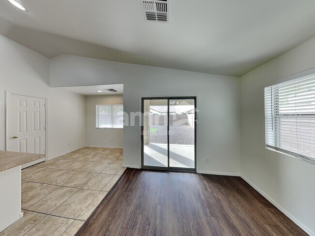 10913 W Minnezona Ave, Phoenix, AZ 85037 - photo 6