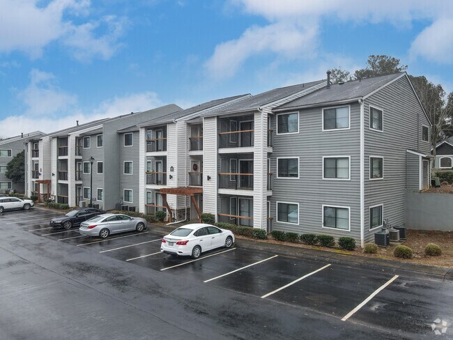 2200 Montrose Pky NE