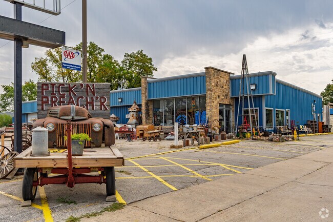 Pick'n Preacher is an antiques and collectables store with an eclectic collection in Eldora.