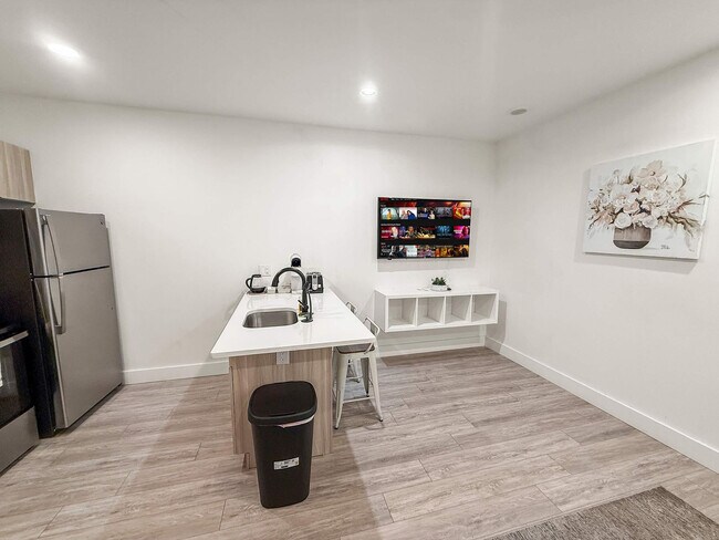 2400 E Huntingdon St unit ID1352423P, Philadelphia, PA 19125 - photo 3