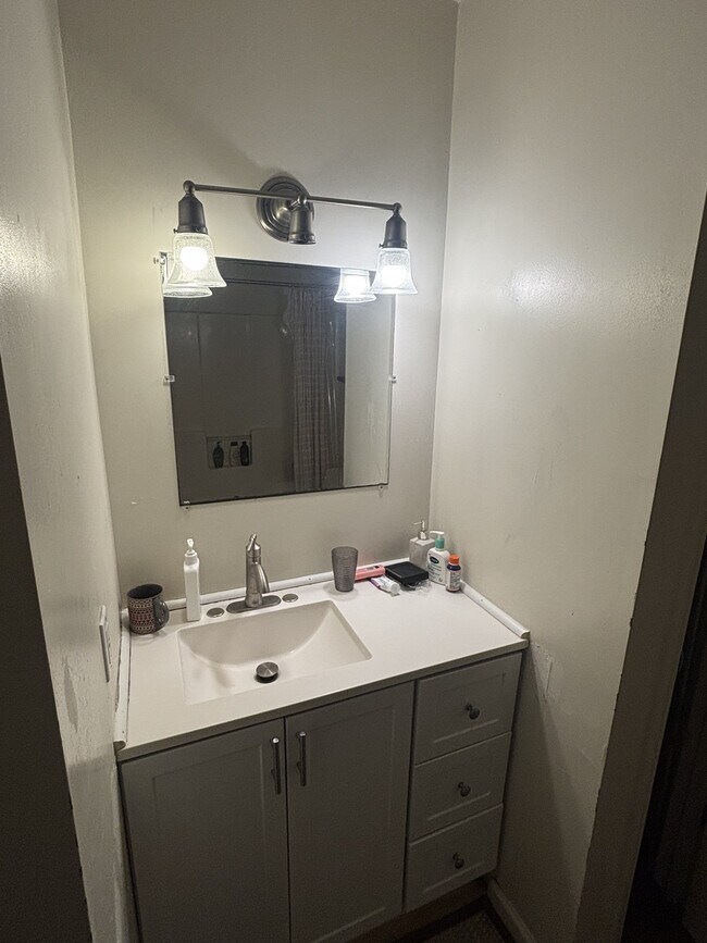 3200 E John Hinkle Place unit 2, Bloomington, IN 47408 - photo 7