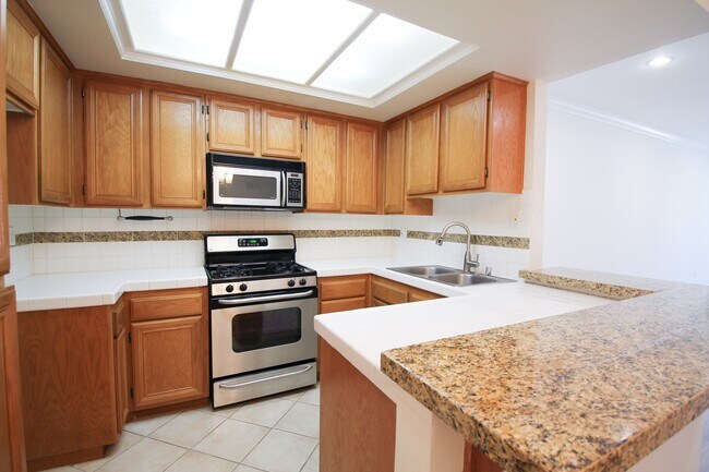 Sherman Oaks Renaissance, Sherman Oaks, CA 91423 - photo 7