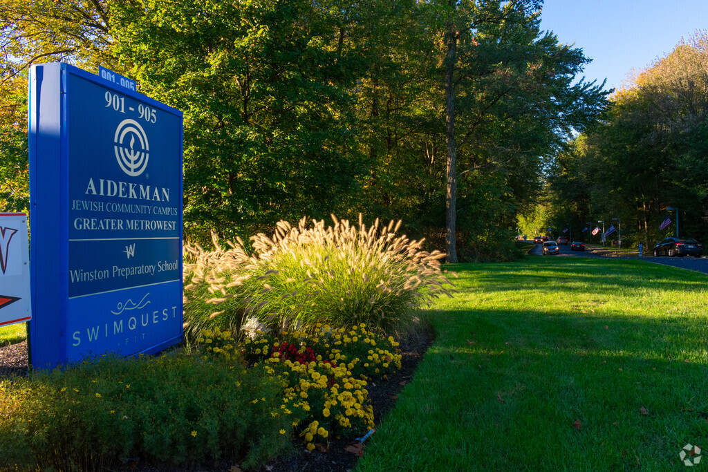Winston Preparatory School - New Jersey provides private education in 
Whippany.