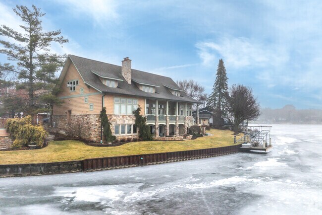 Larger homes with private lake access can be found in White Oaks Bay.