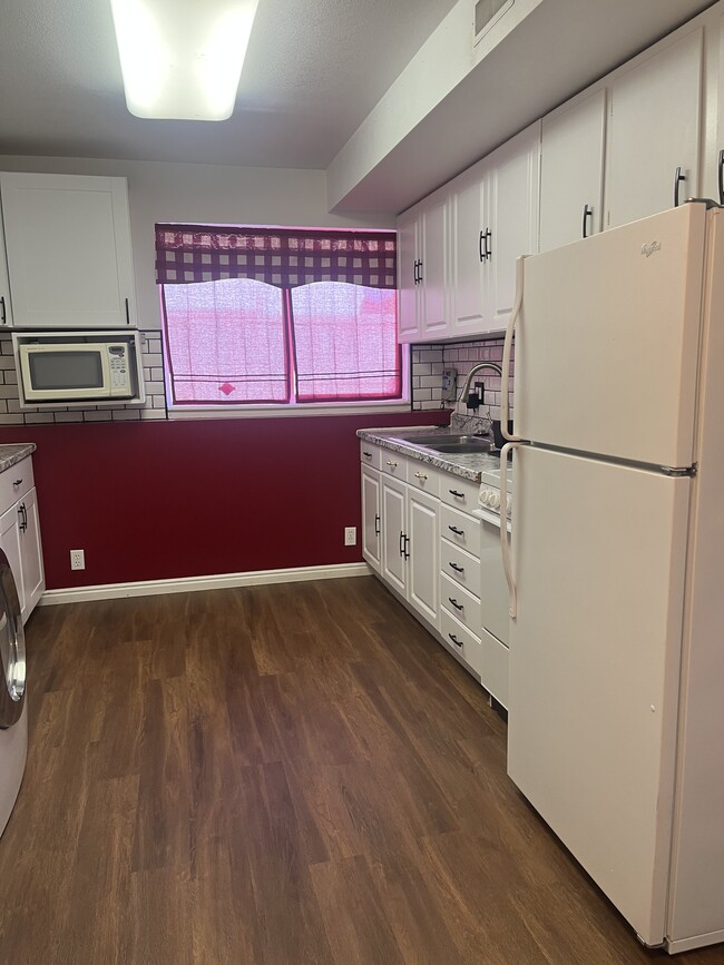 7898 N Sparrowhawk Cir, Eagle Mountain, UT 84005 - photo 5