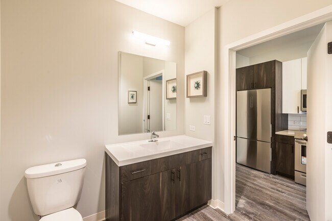 EDGE on Broadway, Chicago, IL 60660 - photo 5