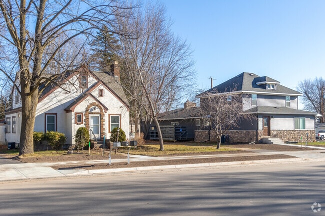 Early‑1900s cottages add plenty of character to Foley’s neighborhoods.